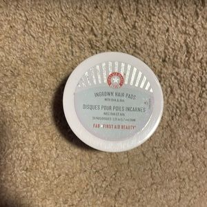 First Aid Beauty - Ingrown Hair Pads